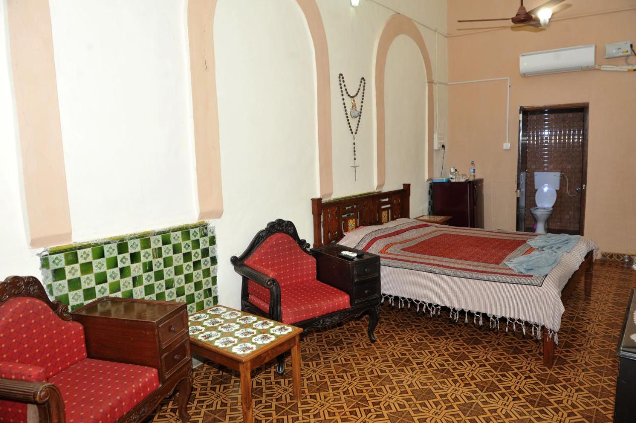 Vivenda Rebelo Hotel Panaji Bagian luar foto